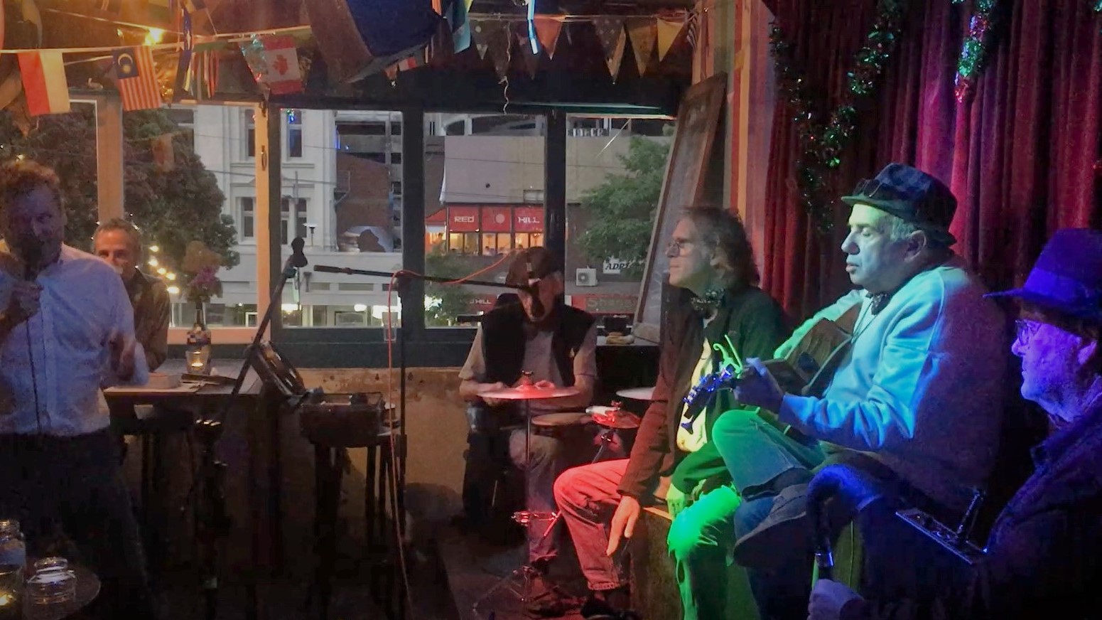 Planet playing at El Barrio, December 2022